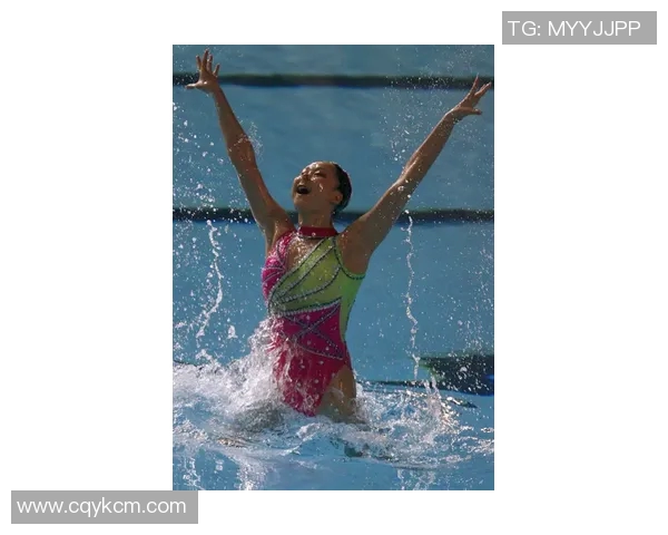 游泳魅力尽显体育表演会精彩瞬间 激情与技巧交织的水中盛宴